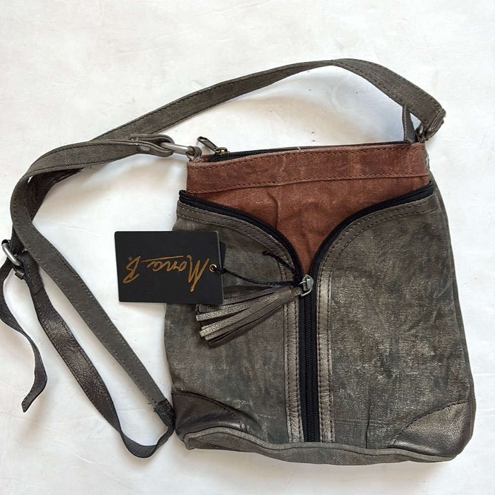 NWT Mono B Cross City Crossbody